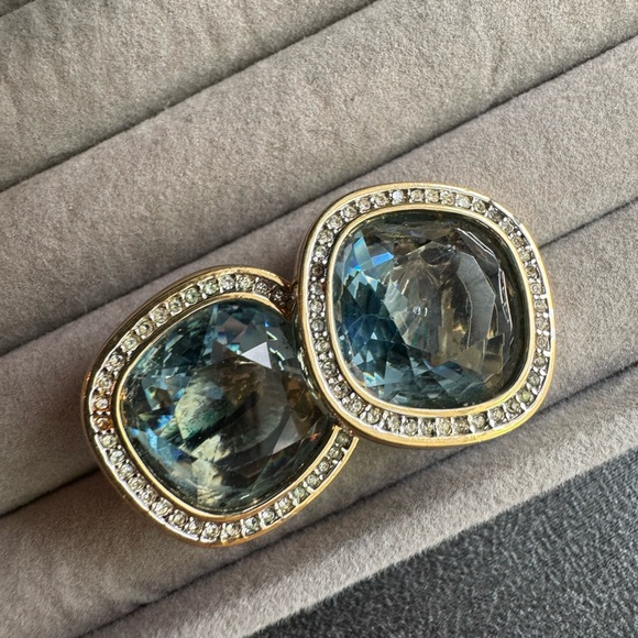 D S Co. Daniel Swarovski SAL Gold Tone Blue White Crystal Clip On Earrings0.7/8” - Picture 4 of 6